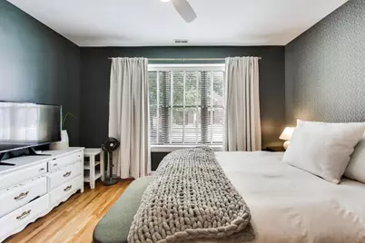 1659 W Addison Street #1, Chicago, IL 60613 - Photo 9