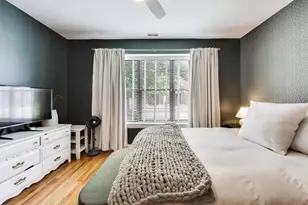 1659 W Addison St, Chicago, IL 60613 - Photo 9