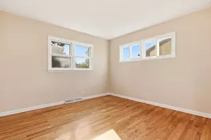 2132 Linden Ave, Waukegan, IL 60087 - Photo 9