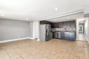6562 N Damen Ave, Chicago, IL 60645 - Photo 9