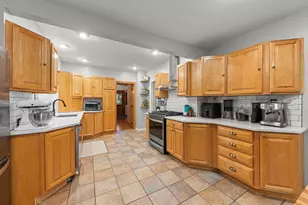 2058 Maple Rd, Homewood, IL 60430 - Photo 11