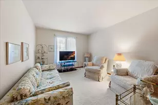373 L R A Dr, Aurora, IL 60506 - Photo 15