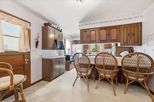 373 L R A Dr, Aurora, IL 60506 - Photo 7