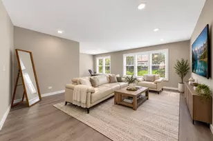 620 Cobblestone Ln, Buffalo Grove, IL 60089 - Photo 3