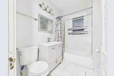 7826 S Paxton Avenue, Chicago, IL 60649 - Photo 11