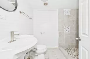 7826 S Paxton Ave, Chicago, IL 60649 - Photo 25