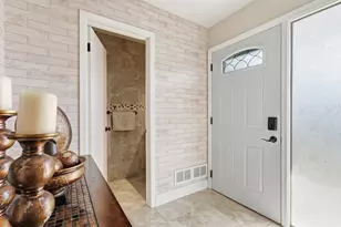 490 Tahoe Cir Dr, Wheeling, IL 60090 - Photo 3