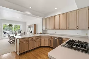 26435 N Ridge Ct, Mundelein, IL 60060 - Photo 9