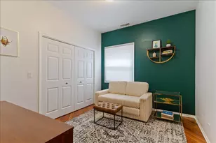 7028 N Ridge Blvd, Chicago, IL 60645 - Photo 15