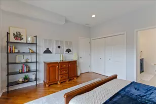 7028 N Ridge Blvd, Chicago, IL 60645 - Photo 9
