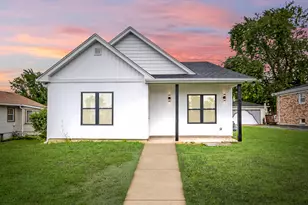 90 W 30th Pl, South Chicago Heights, IL 60411 - Photo 1