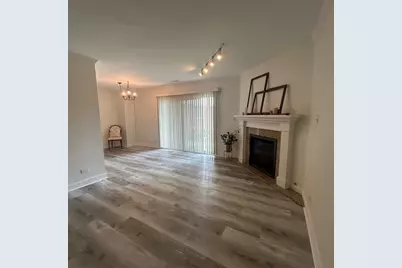 1753 Plymouth Court #D, Wheaton, IL 60187 - Photo 3