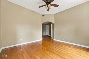 4540 N Sheridan Rd, Chicago, IL 60640 - Photo 5