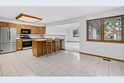 826 S Edgewater Drive, Morris, IL 60450 - Photo 9