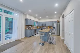 550 Meadowview Dr, Wauconda, IL 60084 - Photo 5