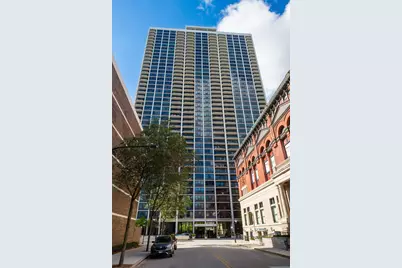 1560 N Sandburg Terrace #2104, Chicago, IL 60610 - Photo 1