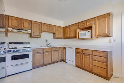 700 Elderberry Lane, Mount Prospect, IL 60056 - Photo 7