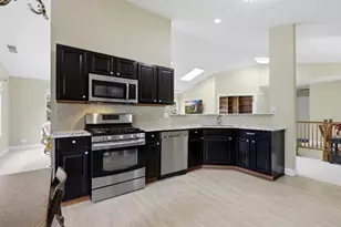 2481 Stoughton Cir, Aurora, IL 60502 - Photo 7