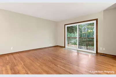 5104 E Lake Shore Drive, Wonder Lake, IL 60097 - Photo 15