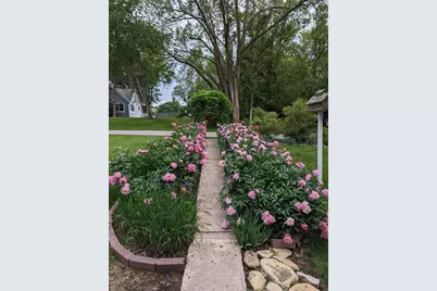 5104 E Lake Shore Drive, Wonder Lake, IL 60097 - Photo 5