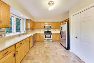 250 Knoll St, Wheaton, IL 60187 - Photo 11
