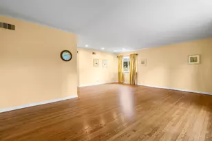 88 Pine Ave, Riverside, IL 60546 - Photo 3