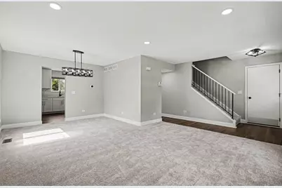2811 Skylane Drive, Naperville, IL 60564 - Photo 3
