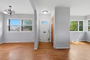 9810 S Loomis St, Chicago, IL 60643 - Photo 3