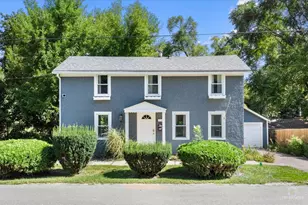 116 N 7th Ave, Saint Charles, IL 60174 - Photo 1