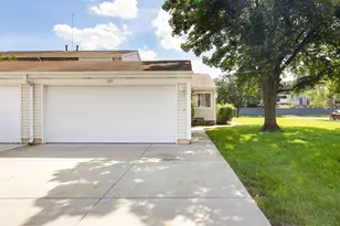 337 E Roland Dr, Glendale Heights, IL 60139 - Photo 1