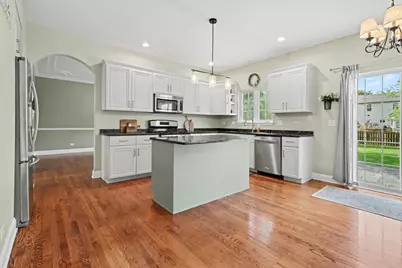 911 E Butterfield Circle, Shorewood, IL 60404 - Photo 11