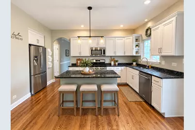 911 E Butterfield Circle, Shorewood, IL 60404 - Photo 9