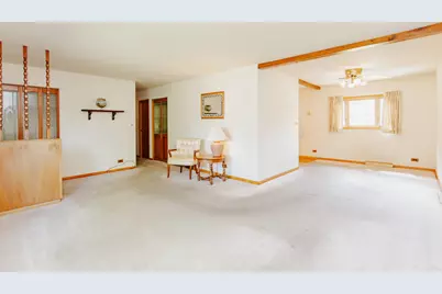 255 W Walnut Avenue, Des Plaines, IL 60016 - Photo 5