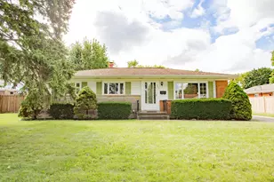 255 W Walnut Ave, Des Plaines, IL 60016 - Photo 1