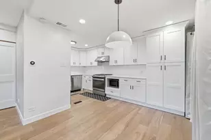 1915 N Cleveland Ave, Chicago, IL 60614 - Photo 9