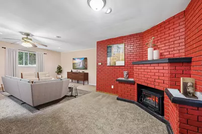 213 Edgemont Street, Mundelein, IL 60060 - Photo 5