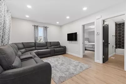 1611 E Washington Street, Joliet, IL 60433 - Photo 5
