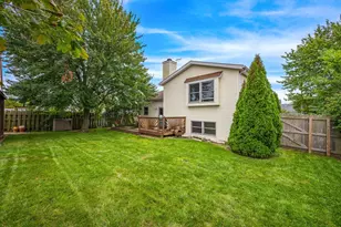 302 Carriage Hills Rd, Normal, IL 61761 - Photo 29