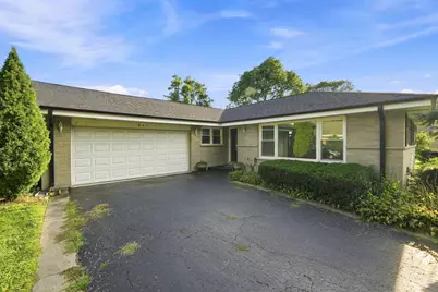 807 E Golfview Drive, Mount Prospect, IL 60056 - Photo 3
