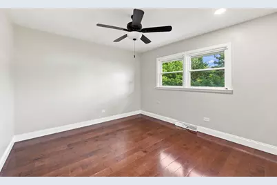 807 E Golfview Drive, Mount Prospect, IL 60056 - Photo 15