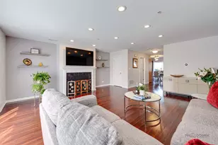 668 E Fountainview Dr, Mundelein, IL 60060 - Photo 7