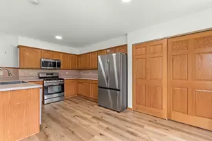 1129 S Wabena Ave, Minooka, IL 60447 - Photo 7