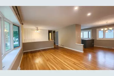 132 N Kitson Drive, Palatine, IL 60074 - Photo 5