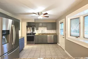 132 N Kitson Dr, Palatine, IL 60074 - Photo 11
