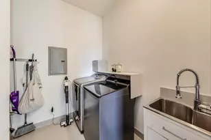 2246 N Western Ave, Chicago, IL 60647 - Photo 23