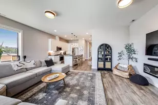 2246 N Western Ave, Chicago, IL 60647 - Photo 5