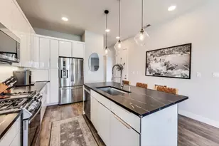 2246 N Western Ave, Chicago, IL 60647 - Photo 9