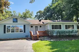23217 W N Lakewood Ln, Lake Zurich, IL 60047 - Photo 1