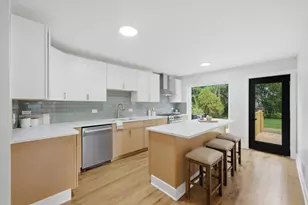 2814 W Balmoral Ave, Chicago, IL 60625 - Photo 9