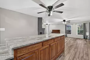 1080 W Jackson St, Belvidere, IL 61008 - Photo 7